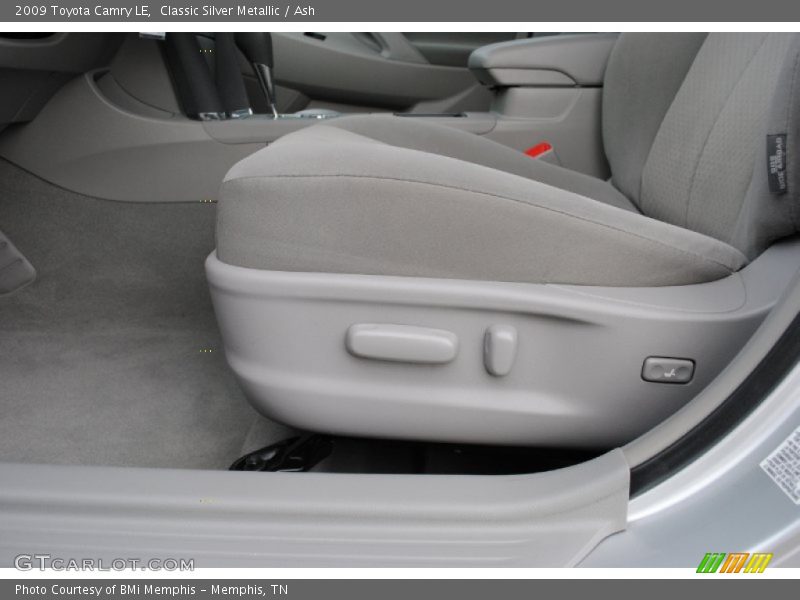 Classic Silver Metallic / Ash 2009 Toyota Camry LE