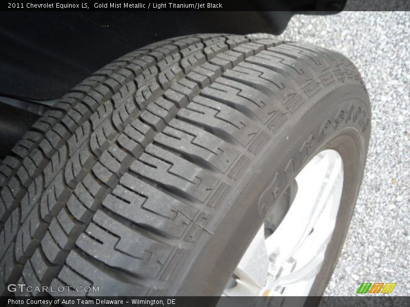 Gold Mist Metallic / Light Titanium/Jet Black 2011 Chevrolet Equinox LS