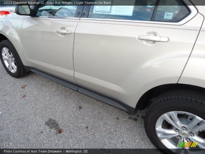 Gold Mist Metallic / Light Titanium/Jet Black 2011 Chevrolet Equinox LS