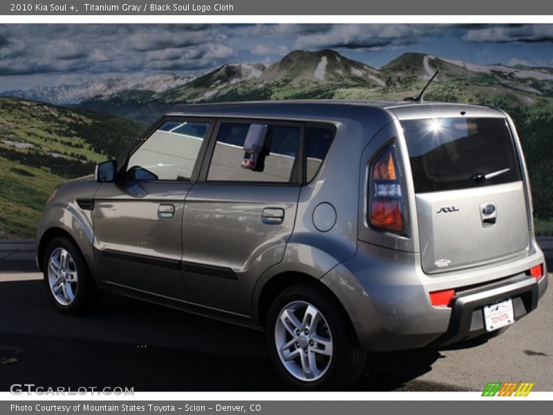 Titanium Gray / Black Soul Logo Cloth 2010 Kia Soul +
