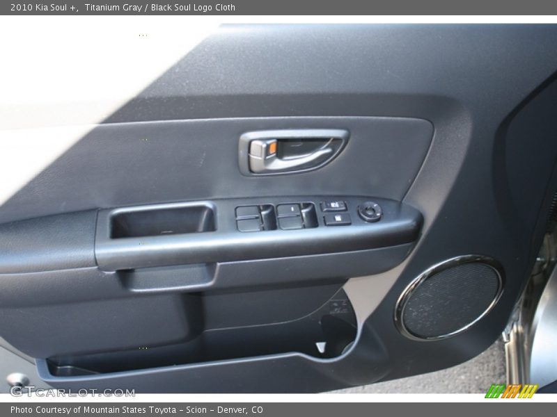 Titanium Gray / Black Soul Logo Cloth 2010 Kia Soul +