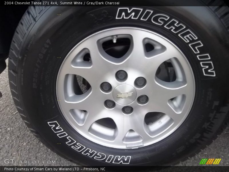 Summit White / Gray/Dark Charcoal 2004 Chevrolet Tahoe Z71 4x4