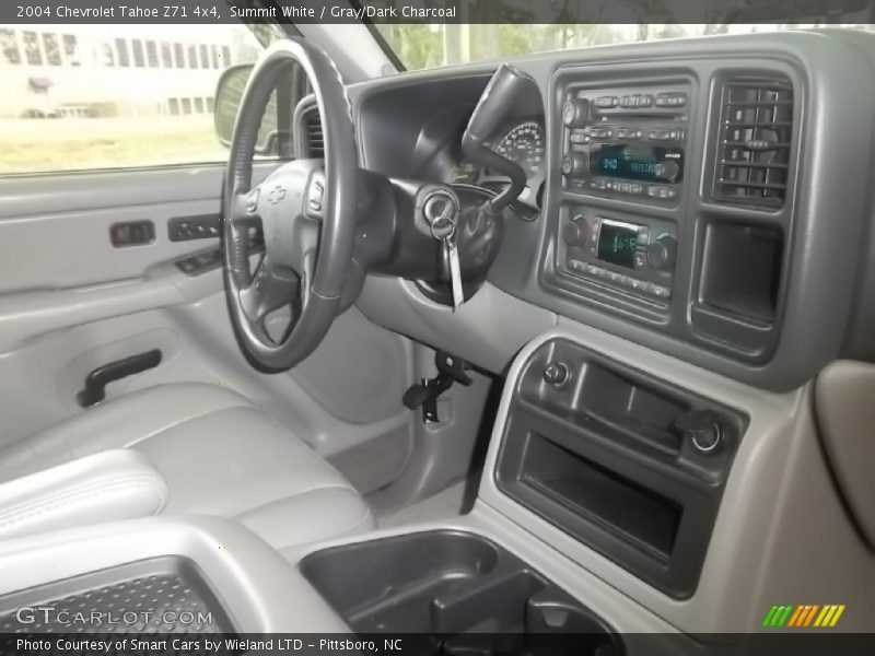 Summit White / Gray/Dark Charcoal 2004 Chevrolet Tahoe Z71 4x4