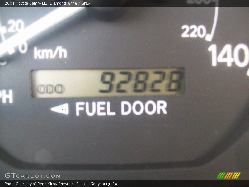 Diamond White / Gray 2001 Toyota Camry LE