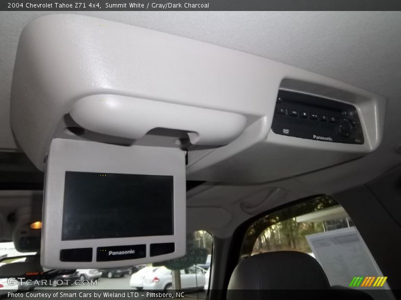 Summit White / Gray/Dark Charcoal 2004 Chevrolet Tahoe Z71 4x4