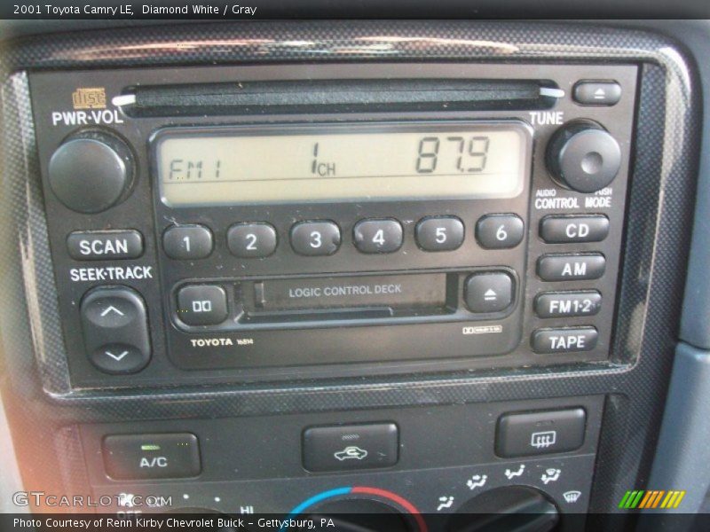 Diamond White / Gray 2001 Toyota Camry LE