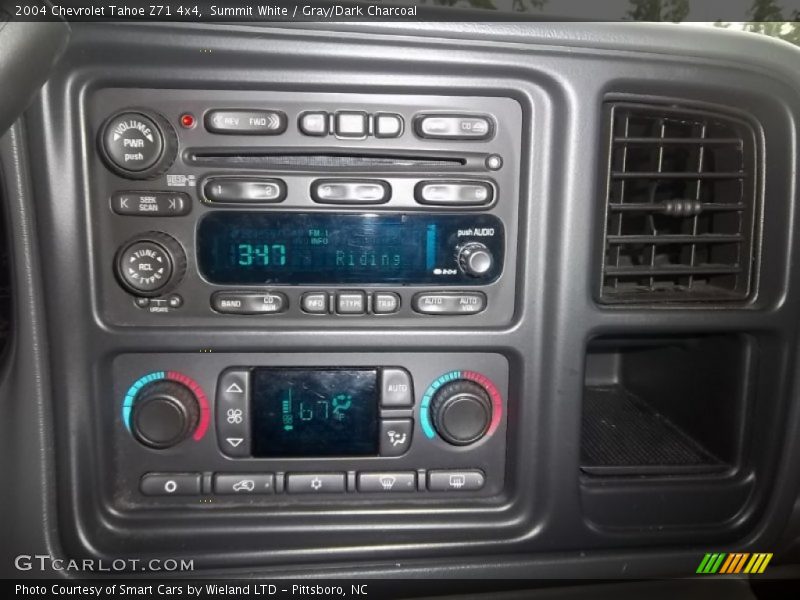 Summit White / Gray/Dark Charcoal 2004 Chevrolet Tahoe Z71 4x4