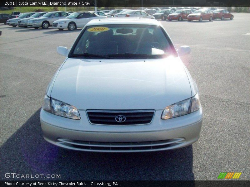 Diamond White / Gray 2001 Toyota Camry LE