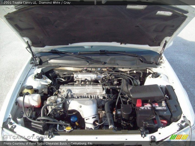 Diamond White / Gray 2001 Toyota Camry LE
