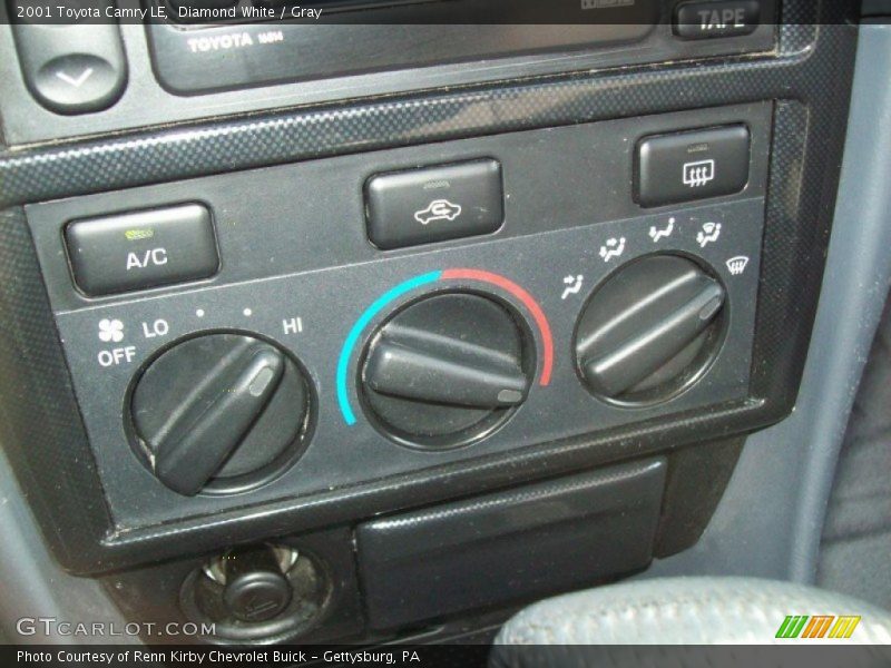 Diamond White / Gray 2001 Toyota Camry LE