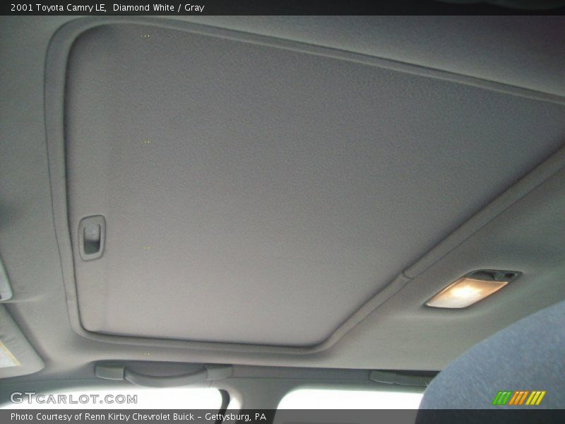 Diamond White / Gray 2001 Toyota Camry LE
