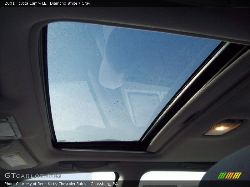 Diamond White / Gray 2001 Toyota Camry LE