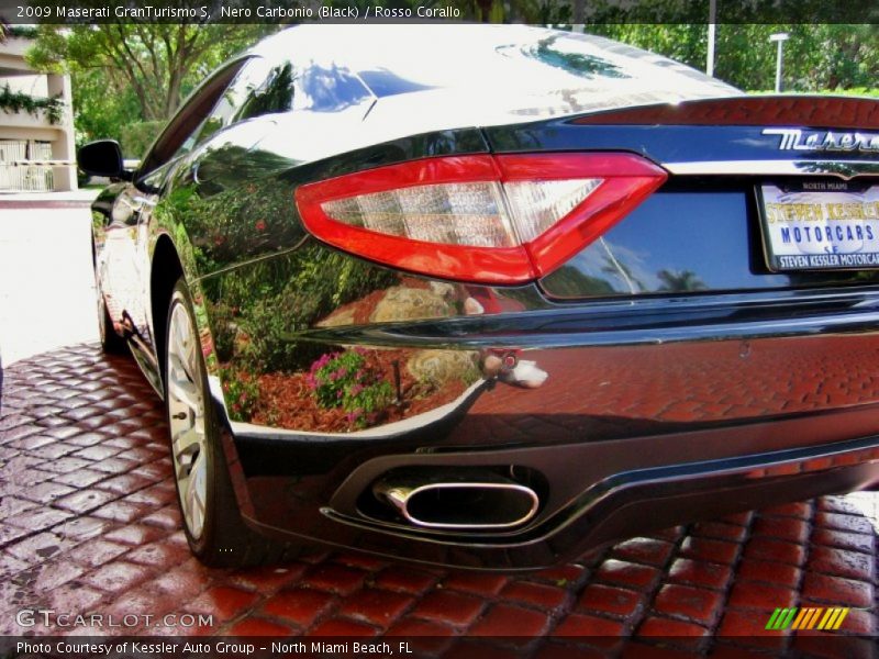 Nero Carbonio (Black) / Rosso Corallo 2009 Maserati GranTurismo S