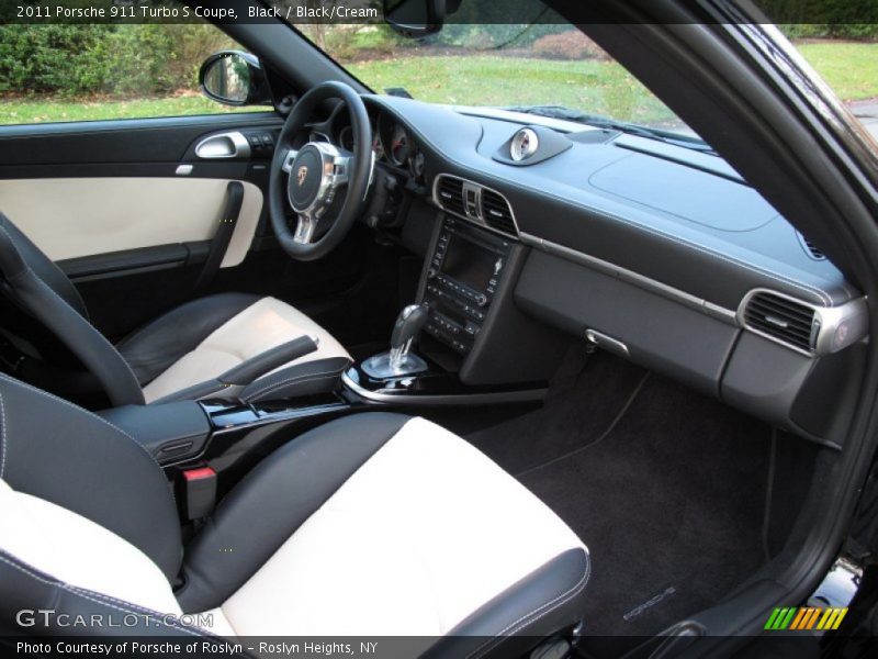 Dashboard of 2011 911 Turbo S Coupe