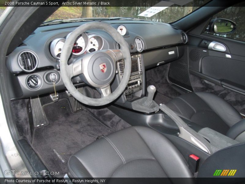 Dashboard of 2008 Cayman S Sport