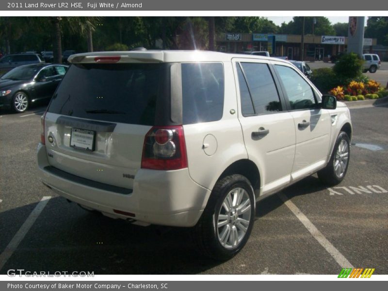 Fuji White / Almond 2011 Land Rover LR2 HSE
