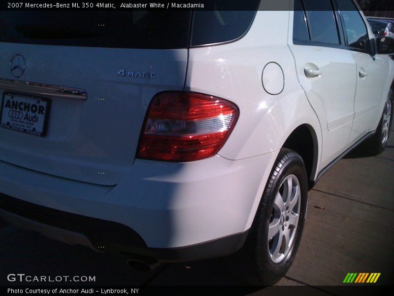Alabaster White / Macadamia 2007 Mercedes-Benz ML 350 4Matic