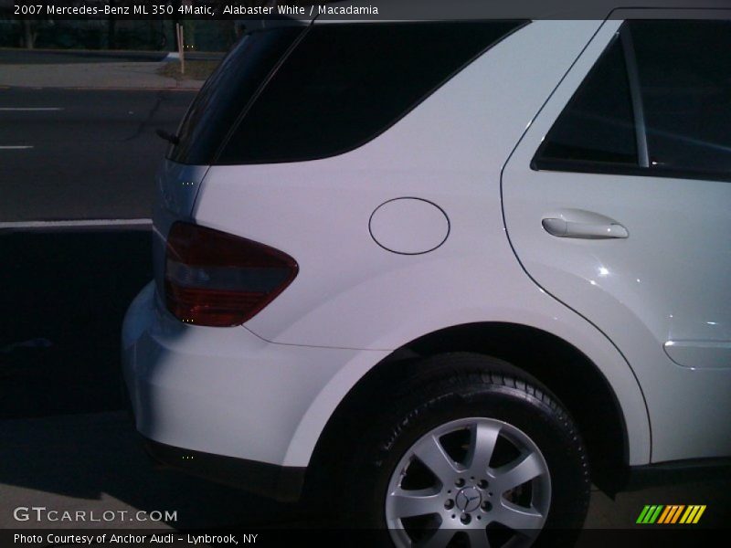 Alabaster White / Macadamia 2007 Mercedes-Benz ML 350 4Matic