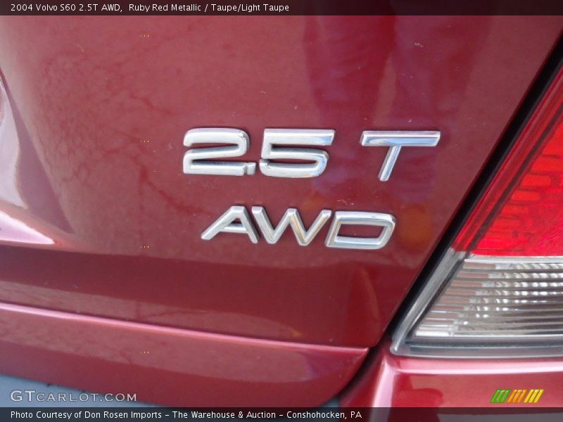  2004 S60 2.5T AWD Logo