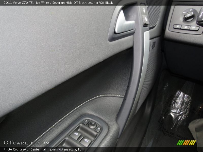 Ice White / Soverign Hide Off Black Leather/Off Black 2011 Volvo C70 T5