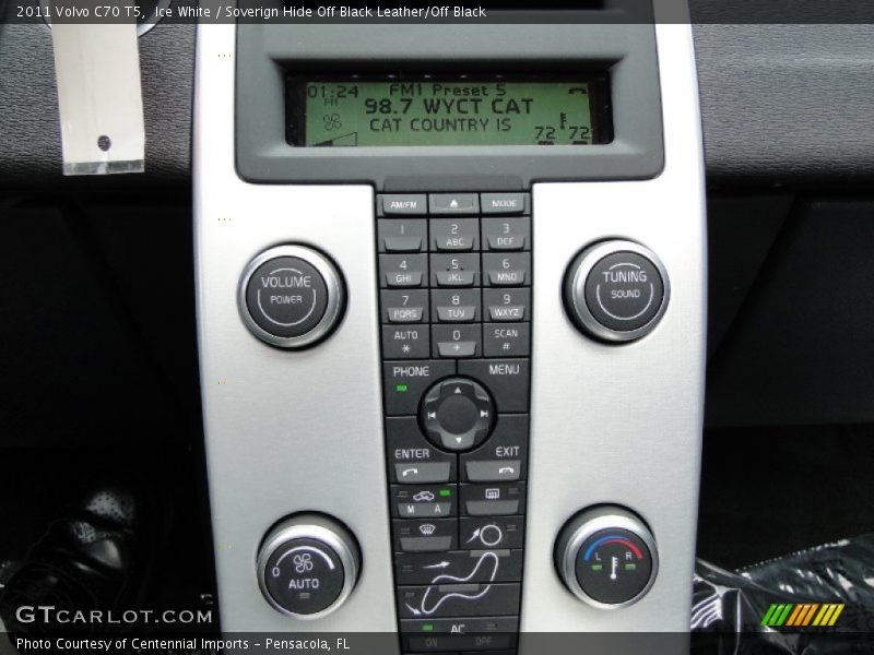 Ice White / Soverign Hide Off Black Leather/Off Black 2011 Volvo C70 T5
