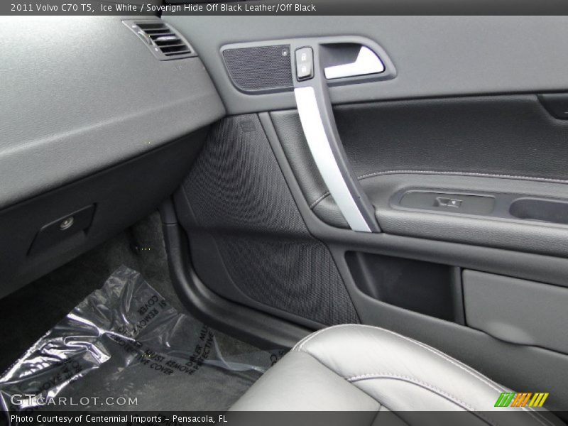 Ice White / Soverign Hide Off Black Leather/Off Black 2011 Volvo C70 T5