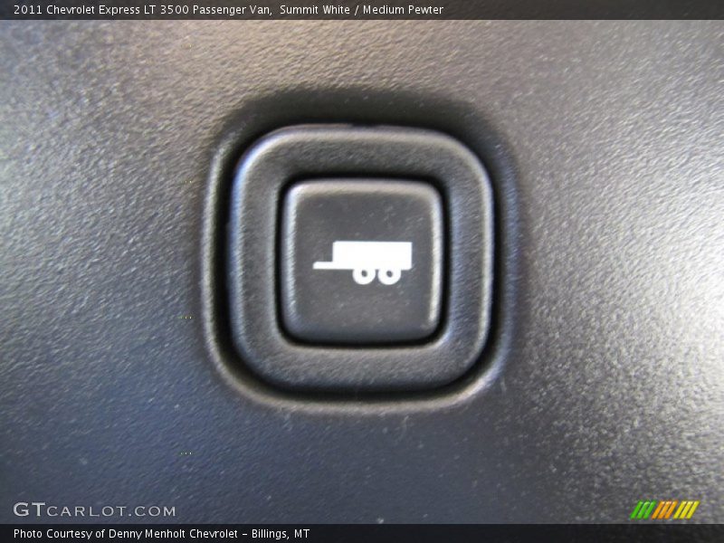 Summit White / Medium Pewter 2011 Chevrolet Express LT 3500 Passenger Van
