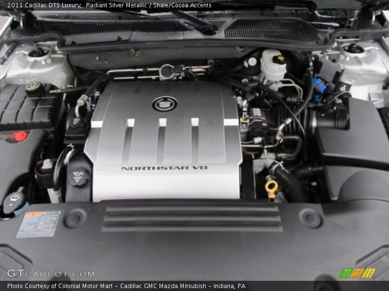 Radiant Silver Metallic / Shale/Cocoa Accents 2011 Cadillac DTS Luxury