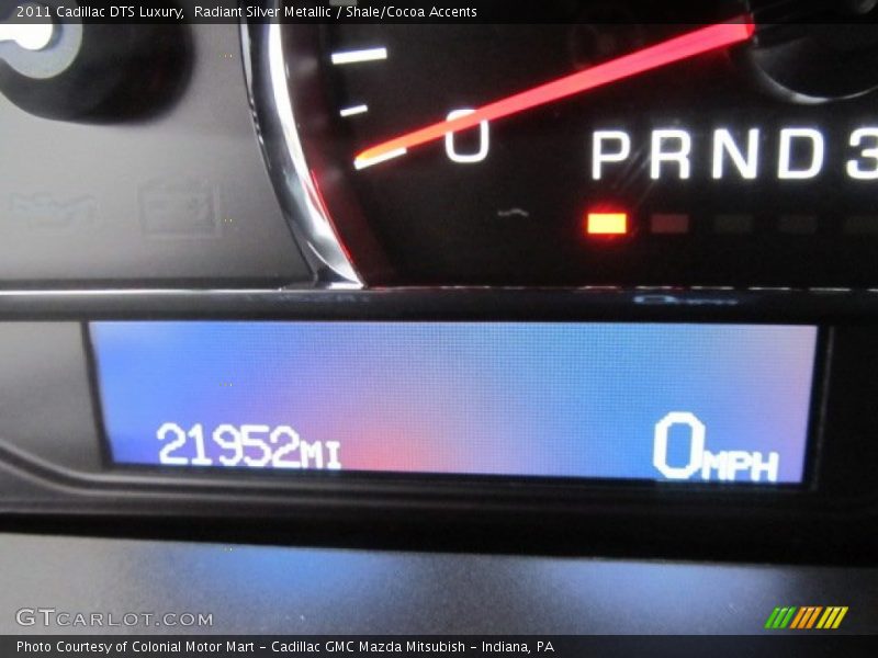 Radiant Silver Metallic / Shale/Cocoa Accents 2011 Cadillac DTS Luxury