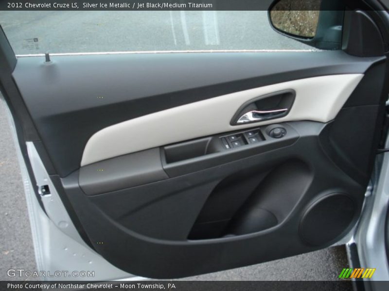 Silver Ice Metallic / Jet Black/Medium Titanium 2012 Chevrolet Cruze LS