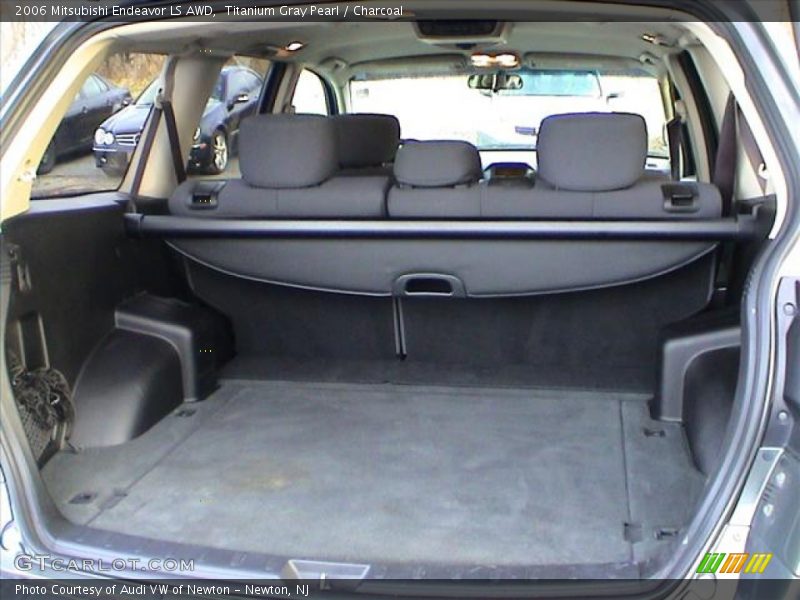  2006 Endeavor LS AWD Trunk