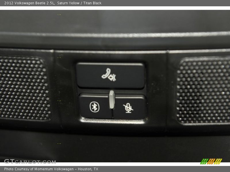 Saturn Yellow / Titan Black 2012 Volkswagen Beetle 2.5L