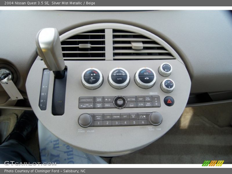 Silver Mist Metallic / Beige 2004 Nissan Quest 3.5 SE