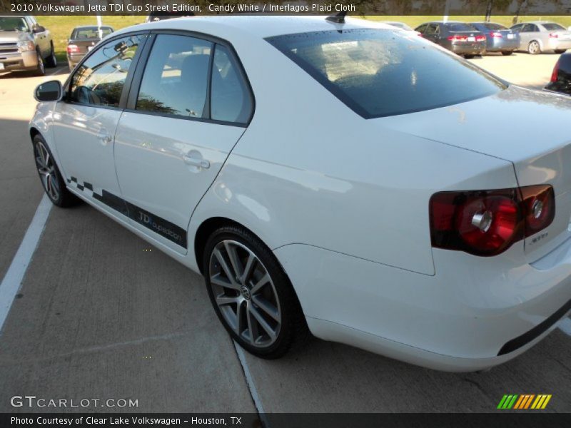 Candy White / Interlagos Plaid Cloth 2010 Volkswagen Jetta TDI Cup Street Edition