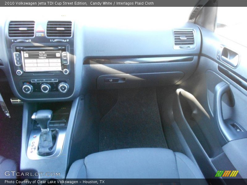 Candy White / Interlagos Plaid Cloth 2010 Volkswagen Jetta TDI Cup Street Edition