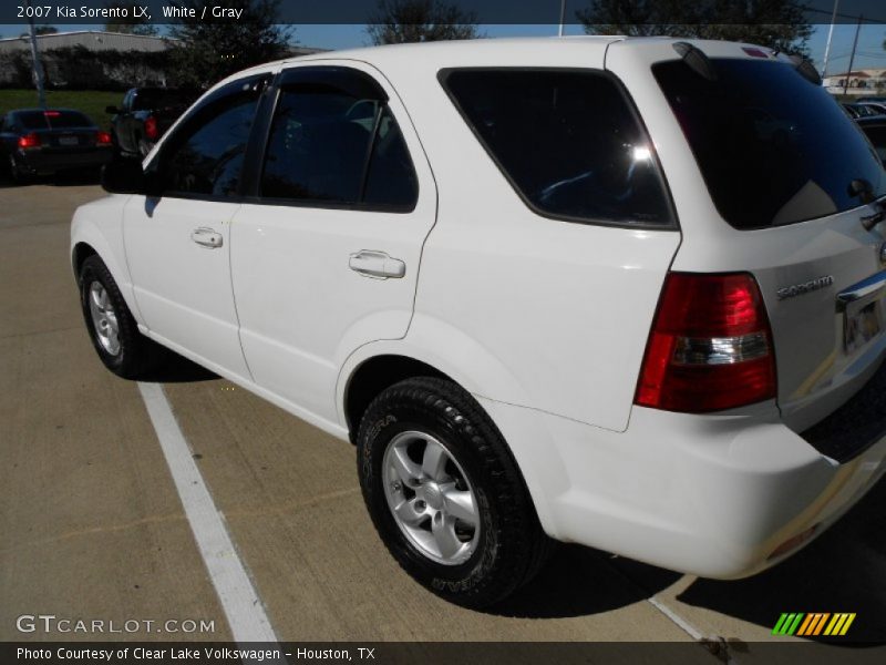 White / Gray 2007 Kia Sorento LX