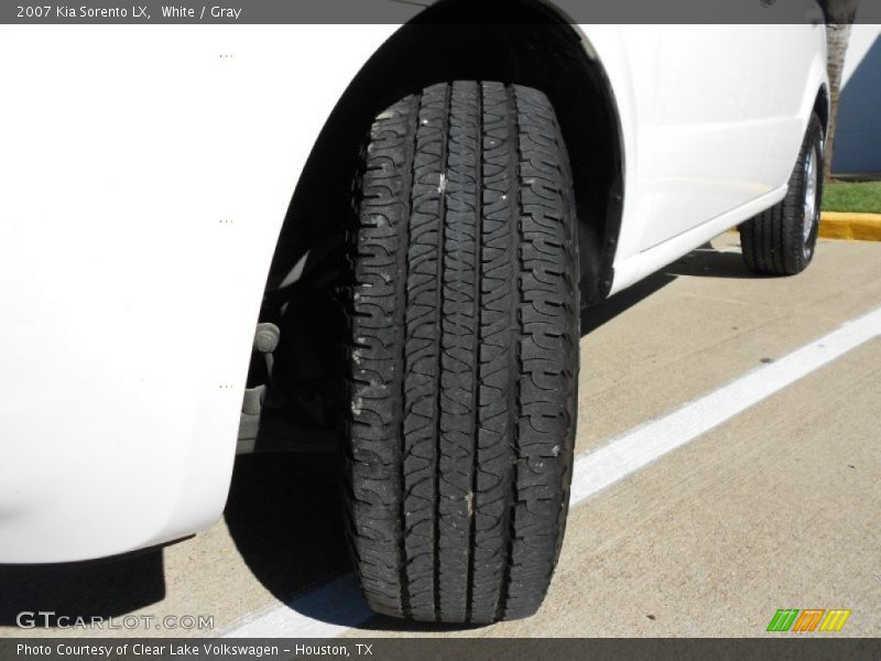 White / Gray 2007 Kia Sorento LX
