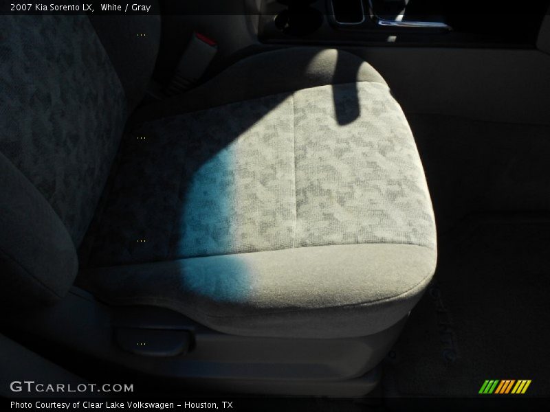 White / Gray 2007 Kia Sorento LX