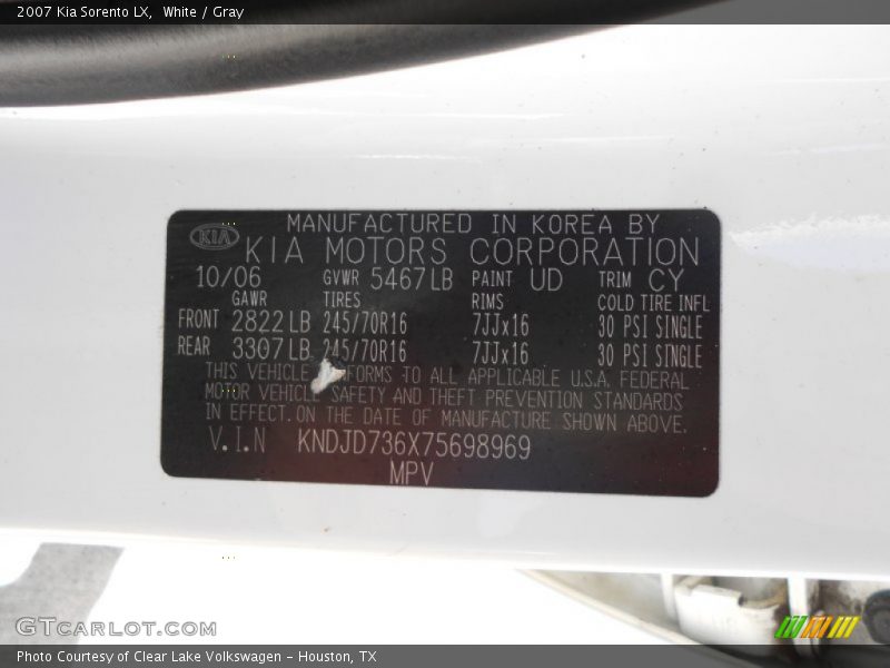 White / Gray 2007 Kia Sorento LX