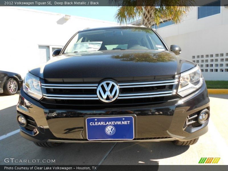 Deep Black Metallic / Black 2012 Volkswagen Tiguan SE