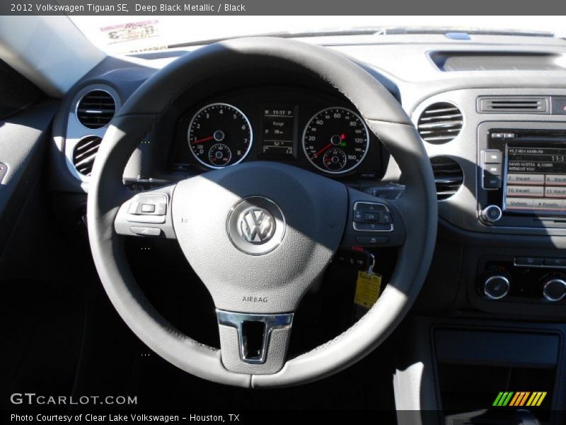 Deep Black Metallic / Black 2012 Volkswagen Tiguan SE