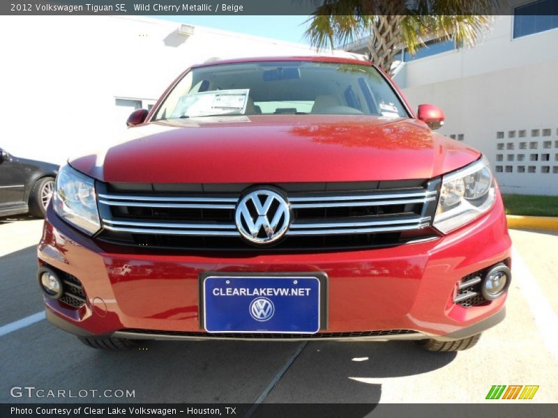 Wild Cherry Metallic / Beige 2012 Volkswagen Tiguan SE