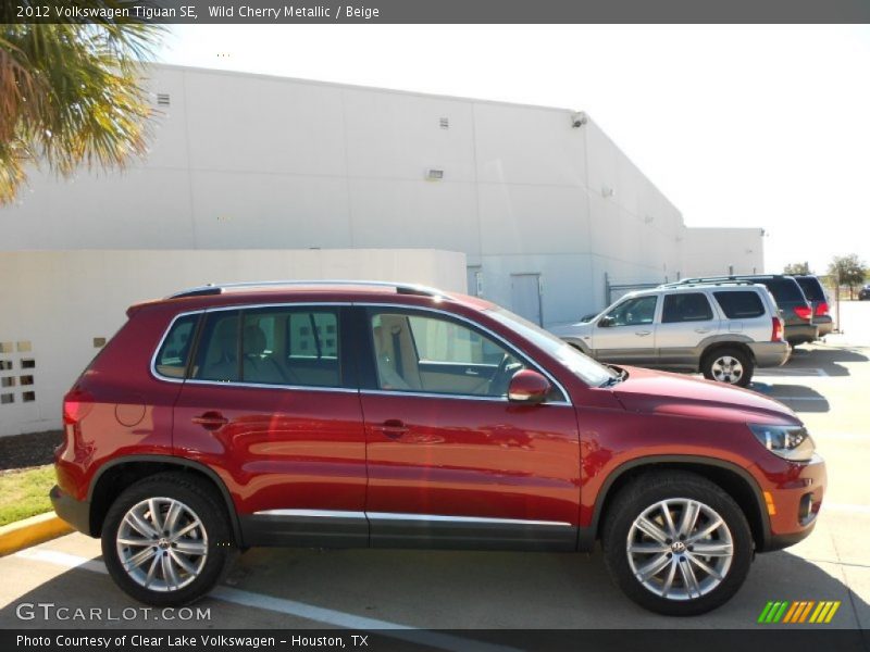 Wild Cherry Metallic / Beige 2012 Volkswagen Tiguan SE