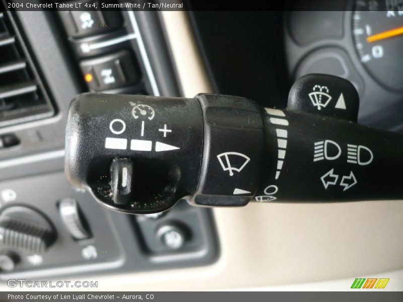 Summit White / Tan/Neutral 2004 Chevrolet Tahoe LT 4x4