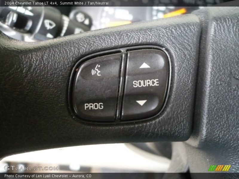 Summit White / Tan/Neutral 2004 Chevrolet Tahoe LT 4x4