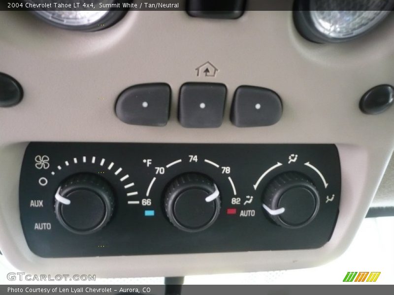 Summit White / Tan/Neutral 2004 Chevrolet Tahoe LT 4x4
