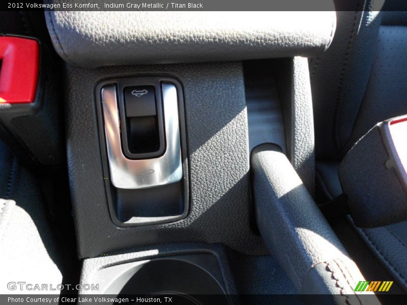Indium Gray Metallic / Titan Black 2012 Volkswagen Eos Komfort