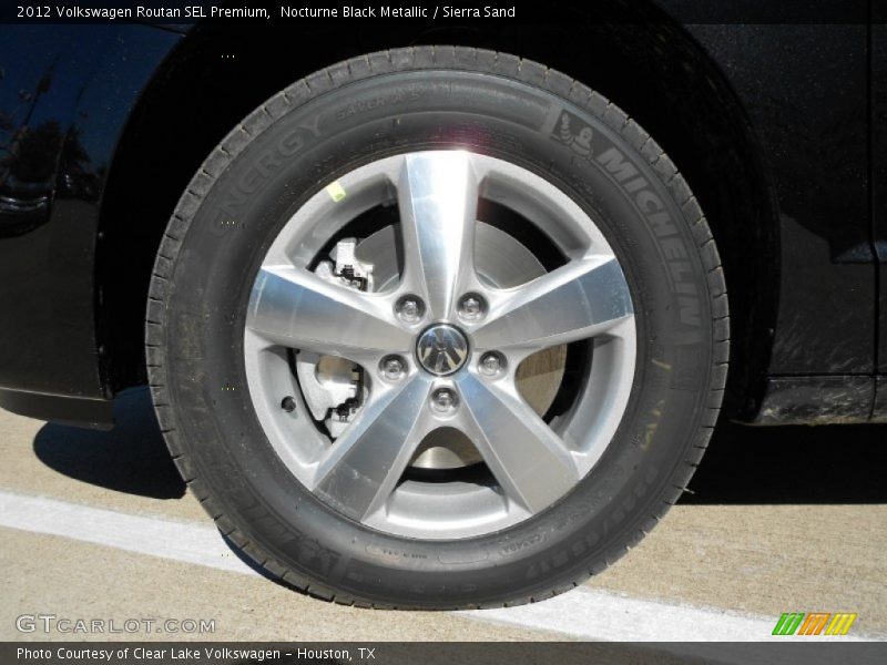 Nocturne Black Metallic / Sierra Sand 2012 Volkswagen Routan SEL Premium