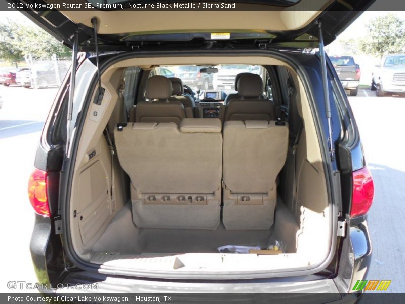 Nocturne Black Metallic / Sierra Sand 2012 Volkswagen Routan SEL Premium