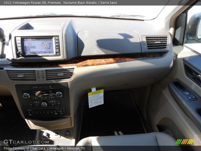 Nocturne Black Metallic / Sierra Sand 2012 Volkswagen Routan SEL Premium